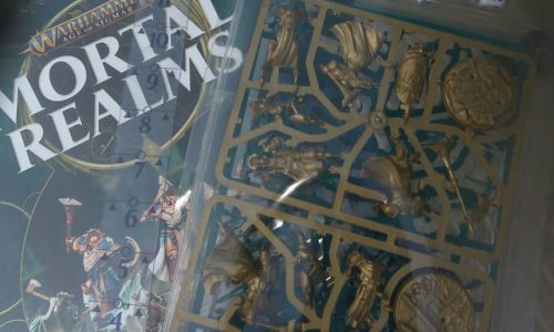 Ya hay números uno de Mortal Realms en algunos kioscos